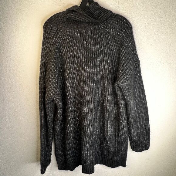 Time and Tru Sweater - Picture 5 of 7